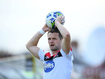 Injured Massey misses out on D...
